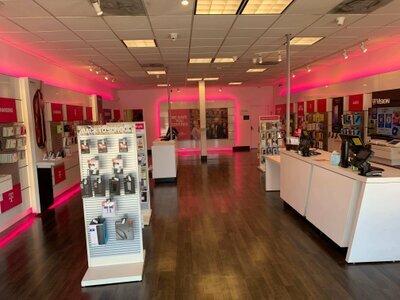 T-Mobile Authorized Retailer