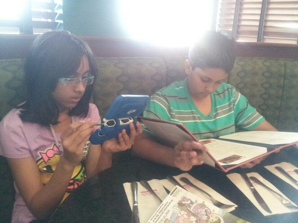 Ricky's All Day Grill - Sunridge