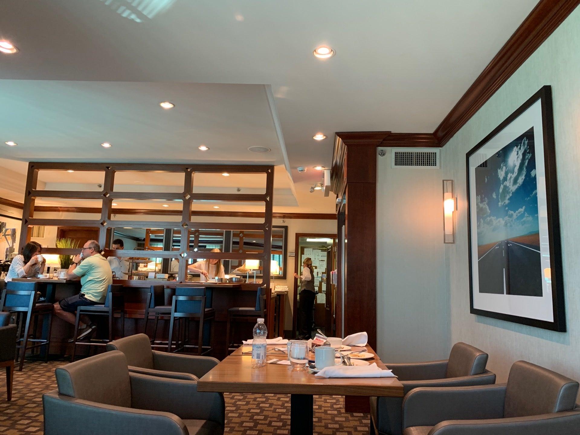 Sheraton Hotel Club Lounge