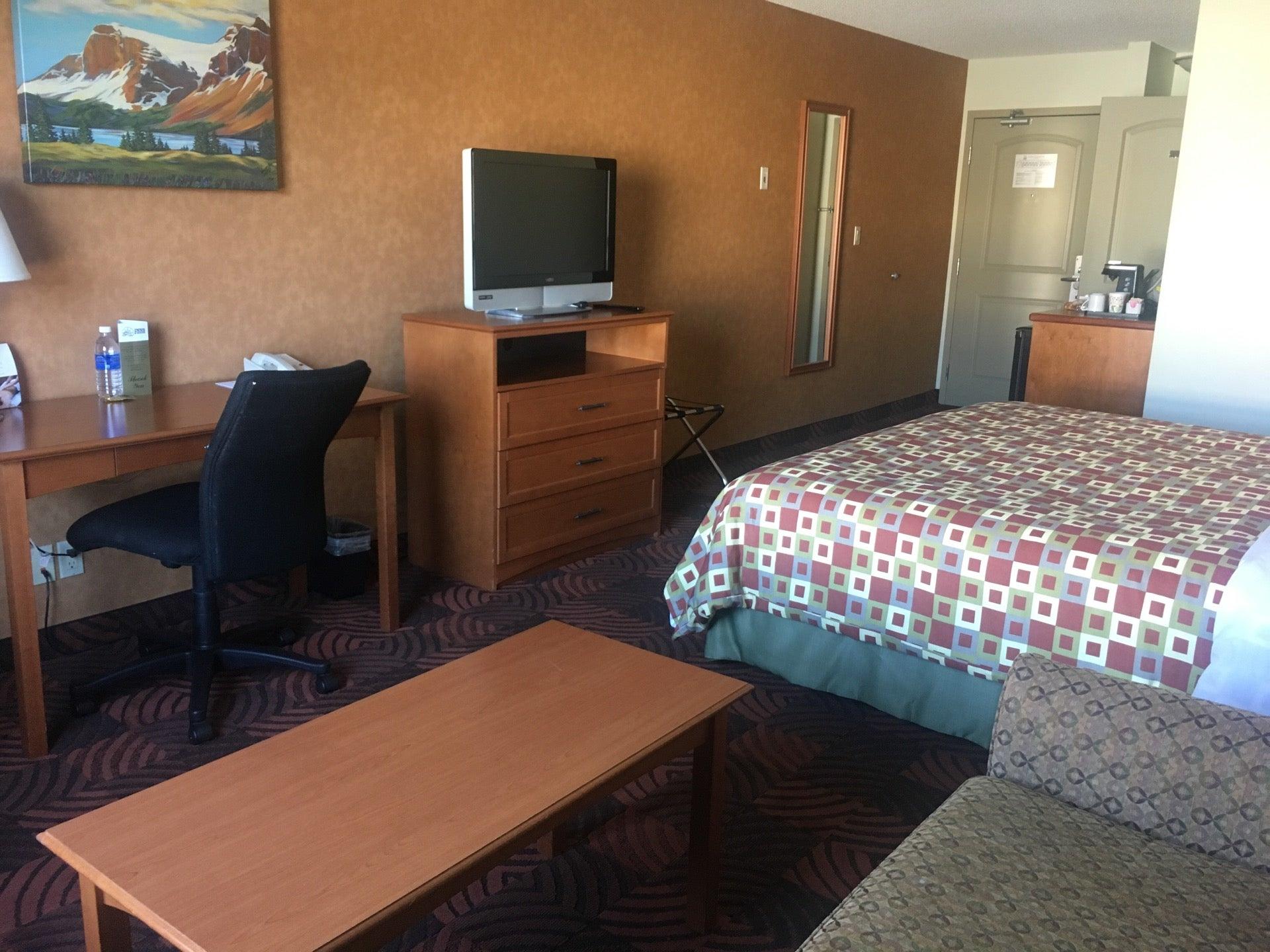 Service Plus Inns & Suites Calgary