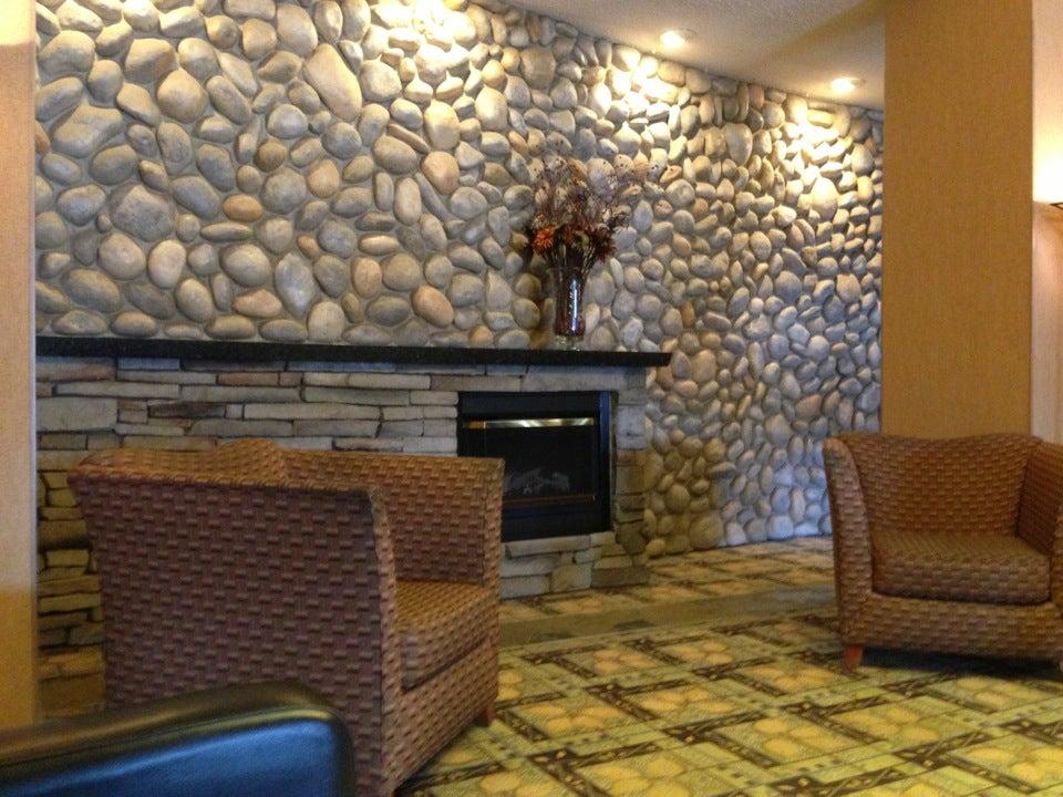 Coast Edmonton Plaza Hotel by APA