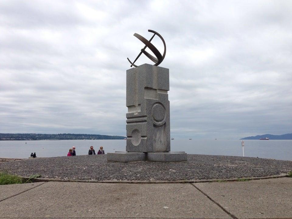 George Cunningham Memorial Sundial by Gerhard Class