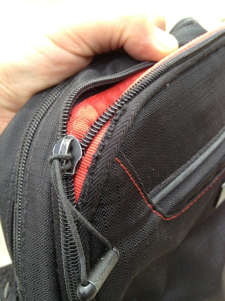 Leslie's Luggage & Shoes Repair