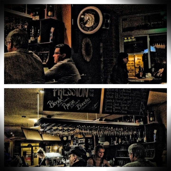 Café Bistro Au Coin du Monde