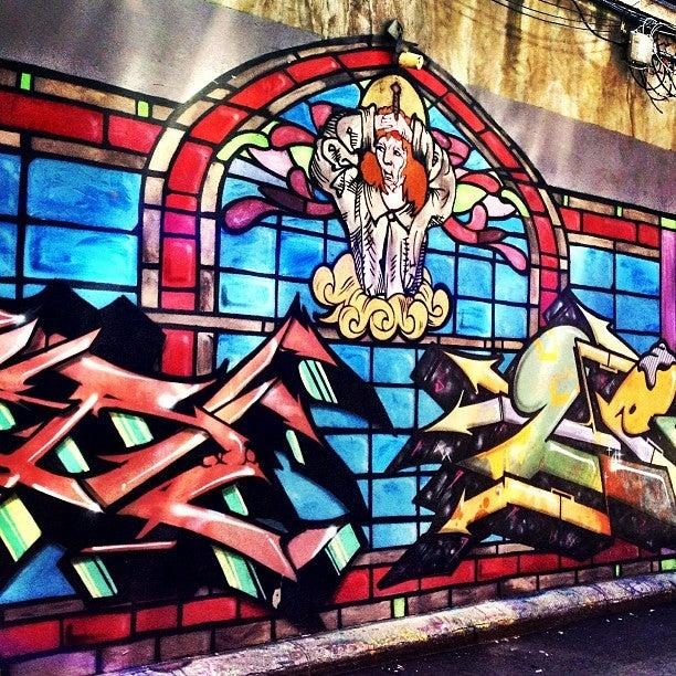 Queen St East at Church St