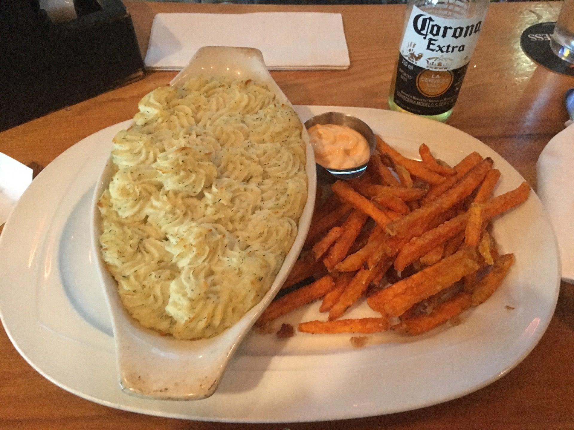 The Black Clover Irish Pub