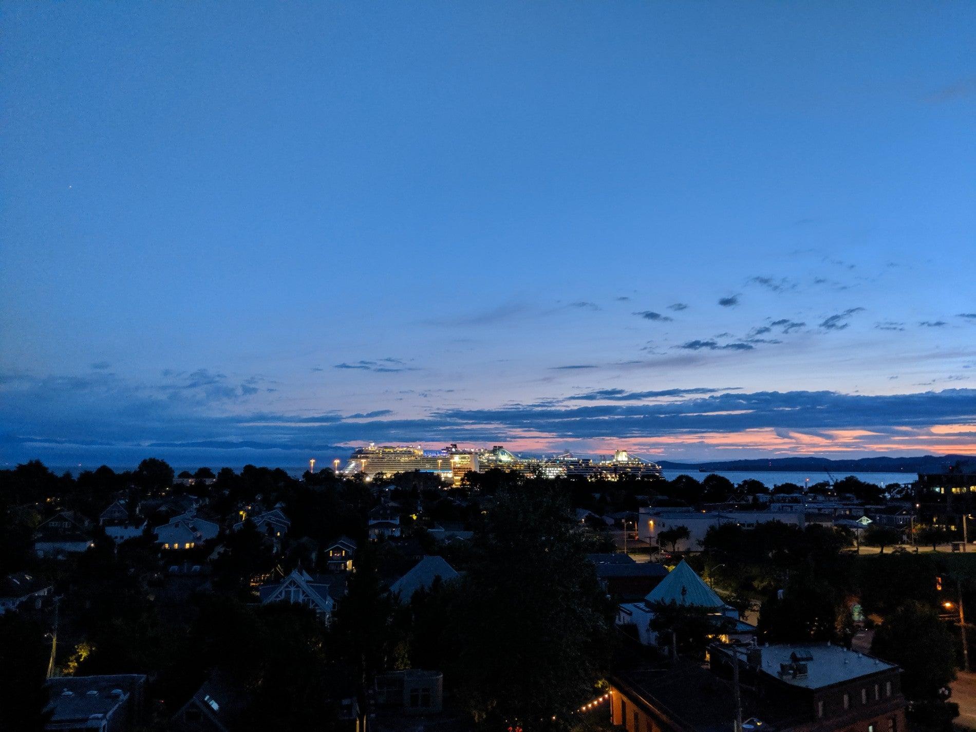 Coast Victoria Harbourside Hotel & Marina