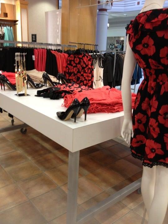 Suzy Shier | Le Chateau