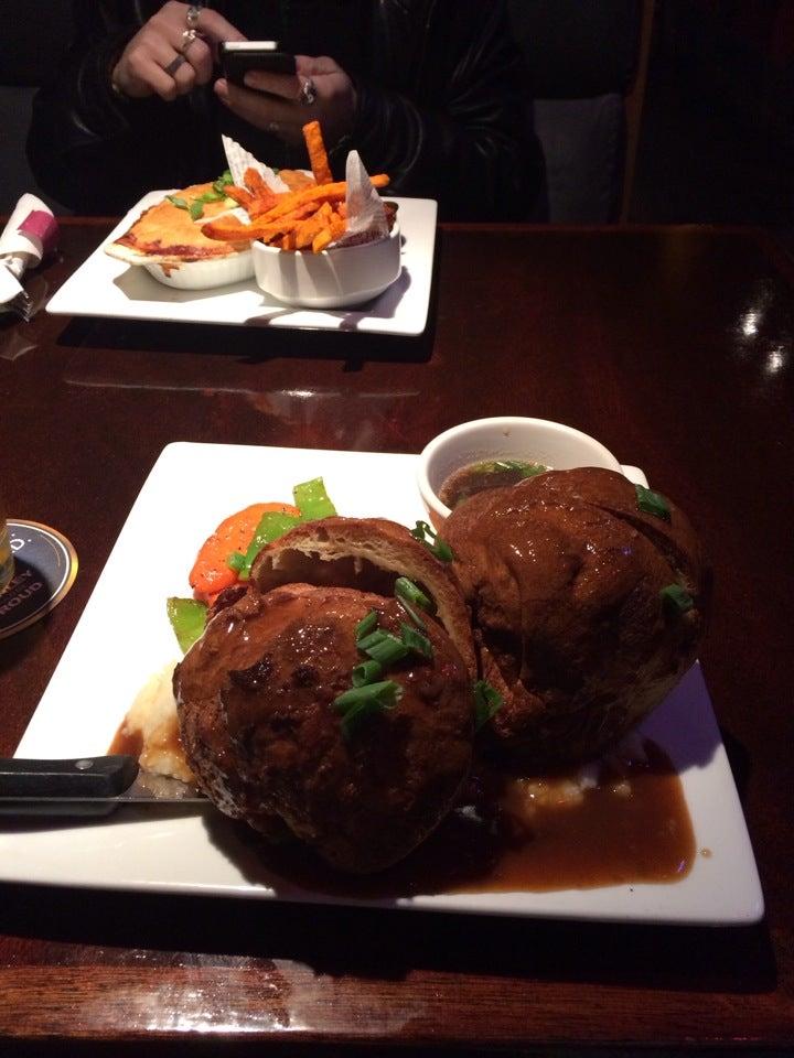 Castle Neighbourhood Grill