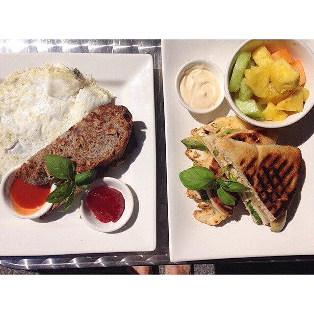 Avenue Cafe and Bistro