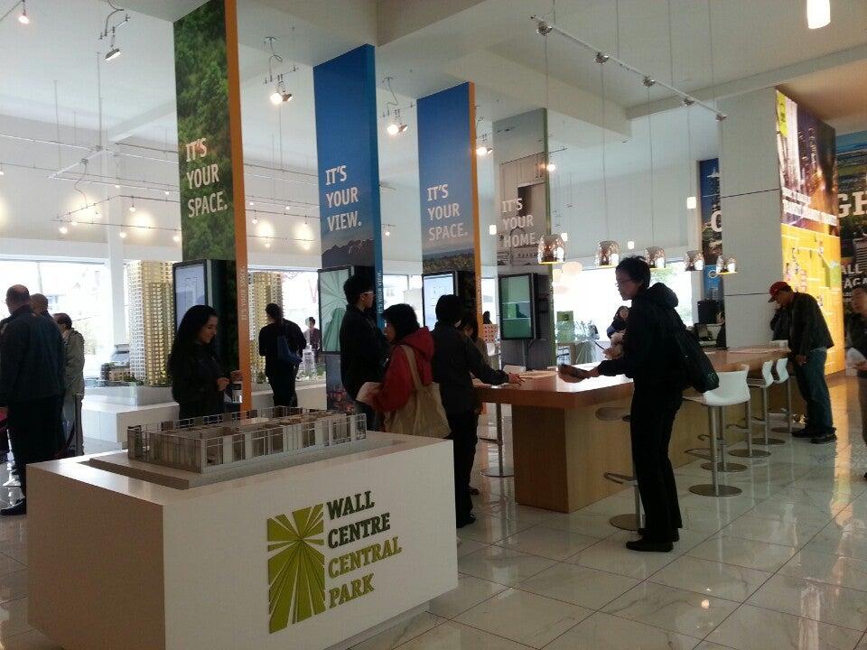 Wall Centre Central Park