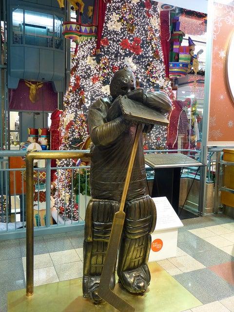Ken Dryden Statue
