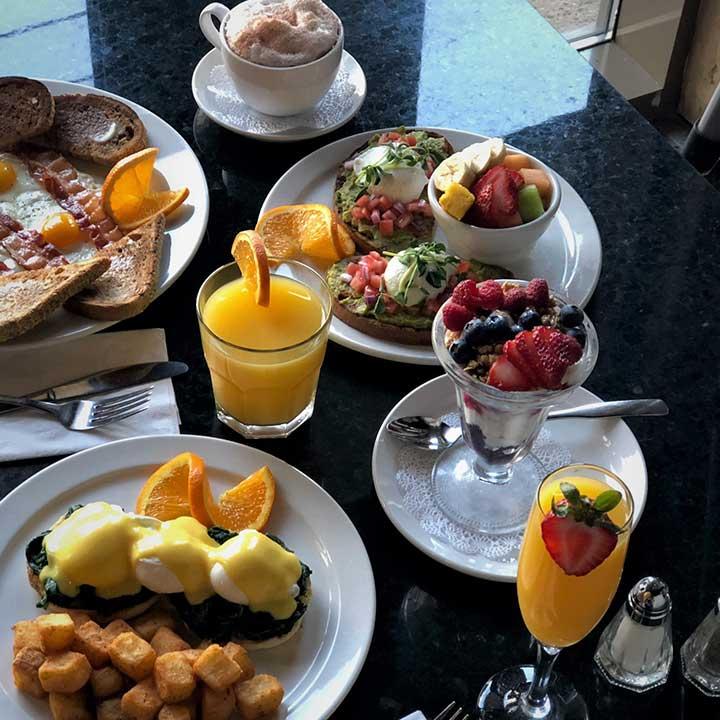 Symposium Cafe Restaurant & Lounge