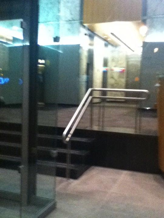 Du Beaver Hall / Belmont