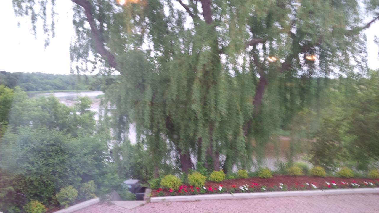 Golf's Steakhouse and Seafood
