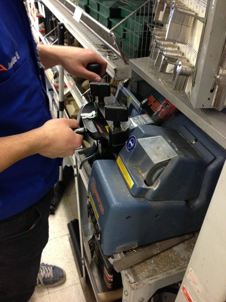 Canac-Marquis Grenier Ltee