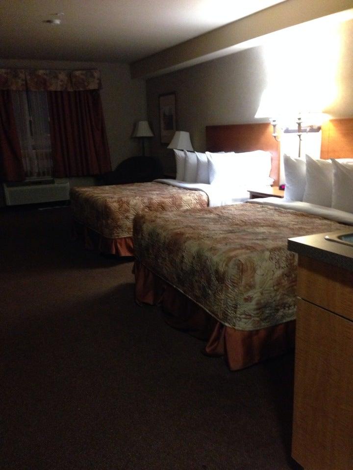 Ramada Airdrie Hotel and Suites