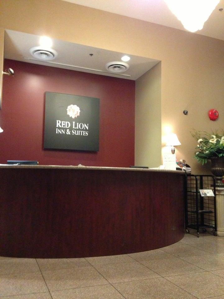 Red Lion Inn and Suites Victoria