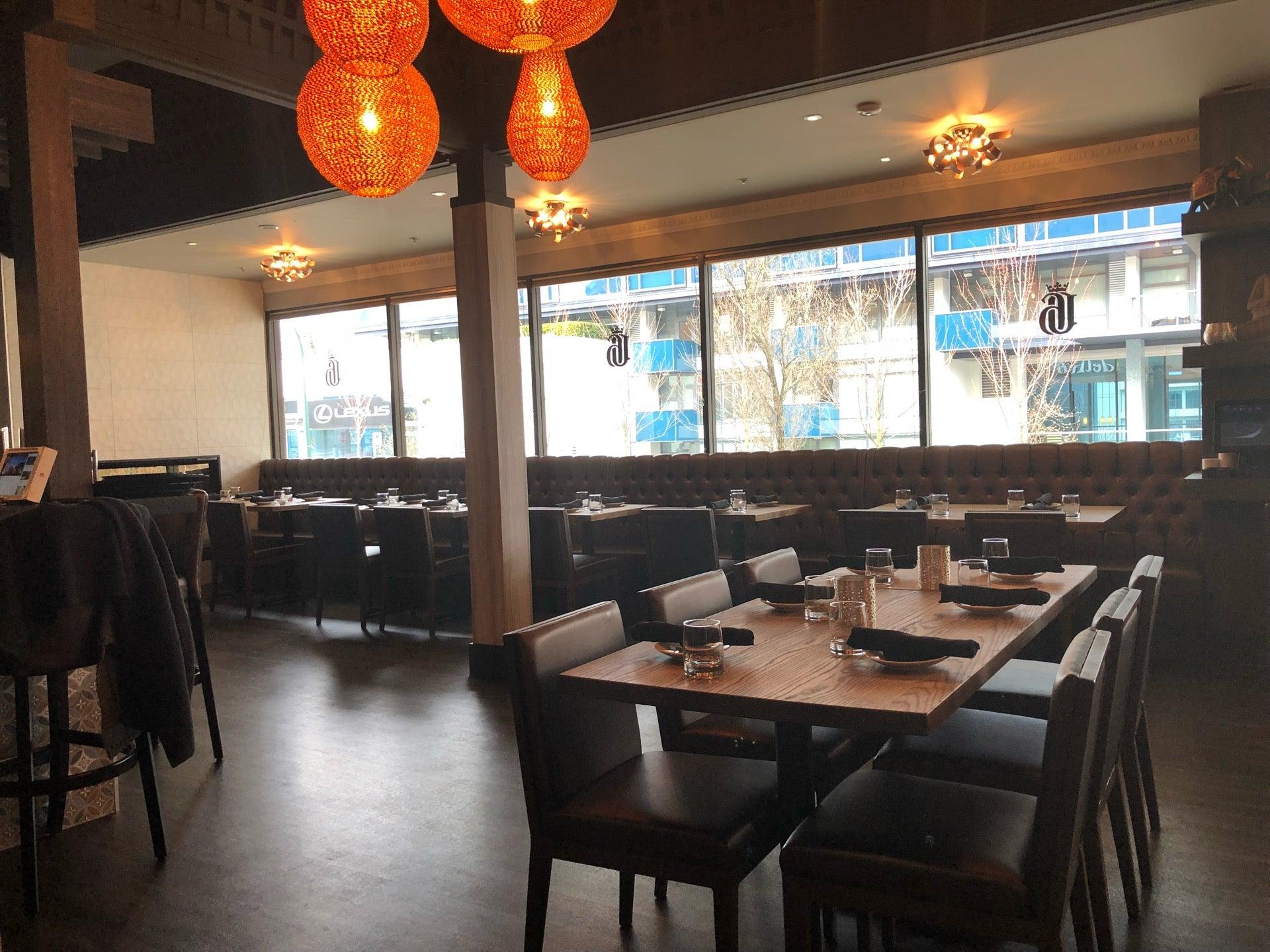 Delhi 6 Indian Bistro