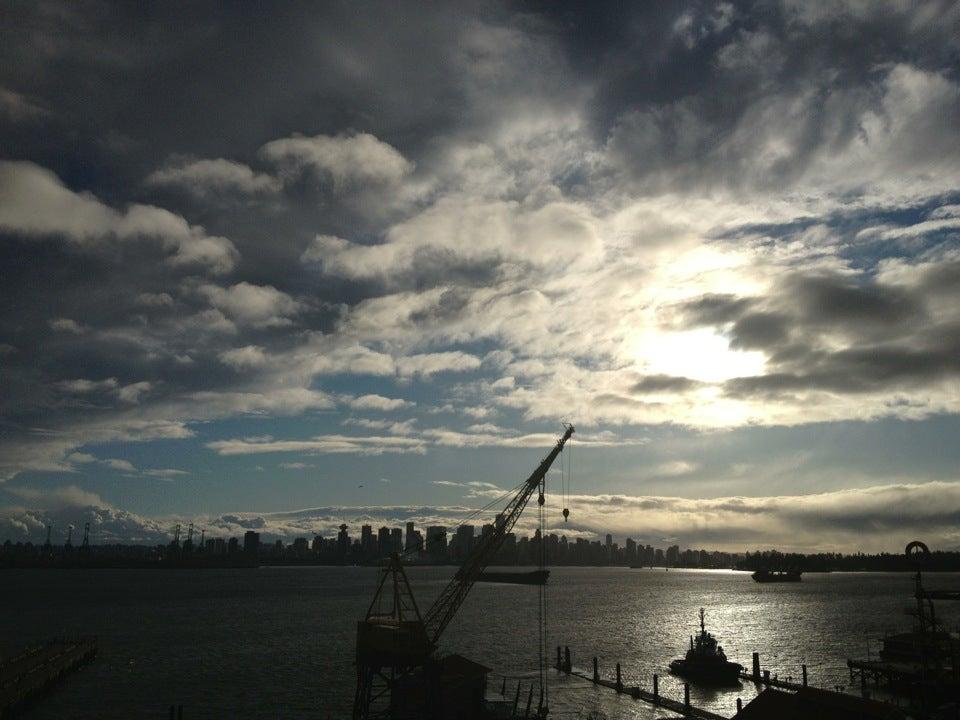 Pinnacle Hotel at the Pier