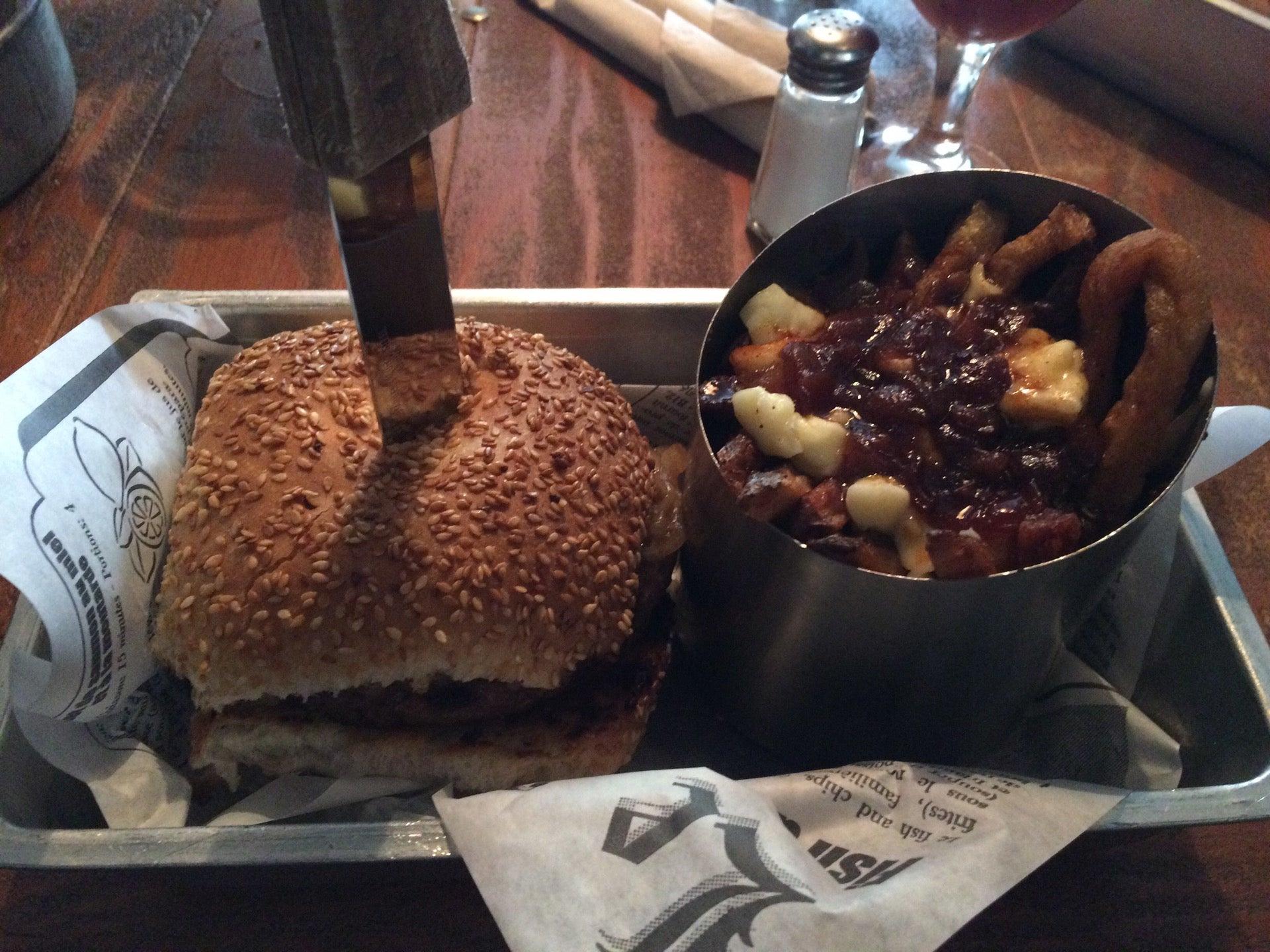 Deuxparquatre Pub Brut