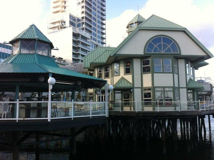 Lighthouse Bistro and Pub