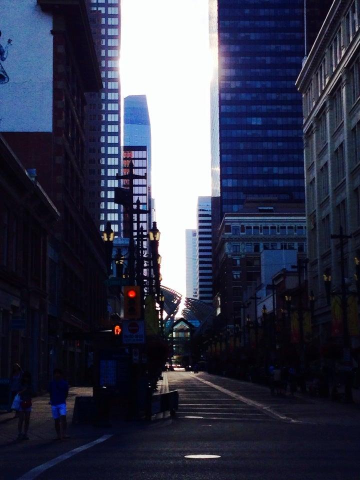 Murrieta's West Coast Bar & Grill