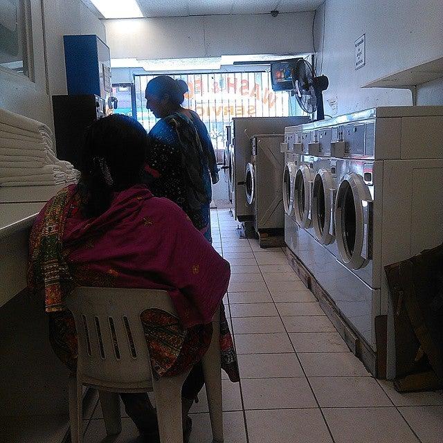 BR Coin Laundry & Drycleaners