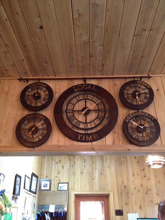 Hwy 11 Country Inn Bar & Grill