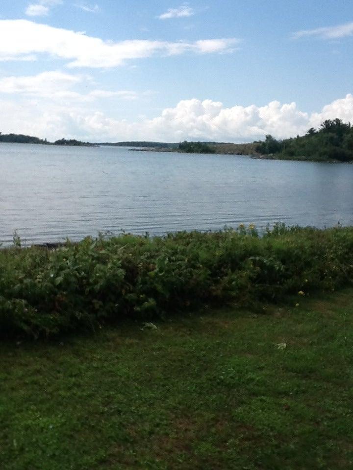 Carolyn Beach Inn & Restaurant