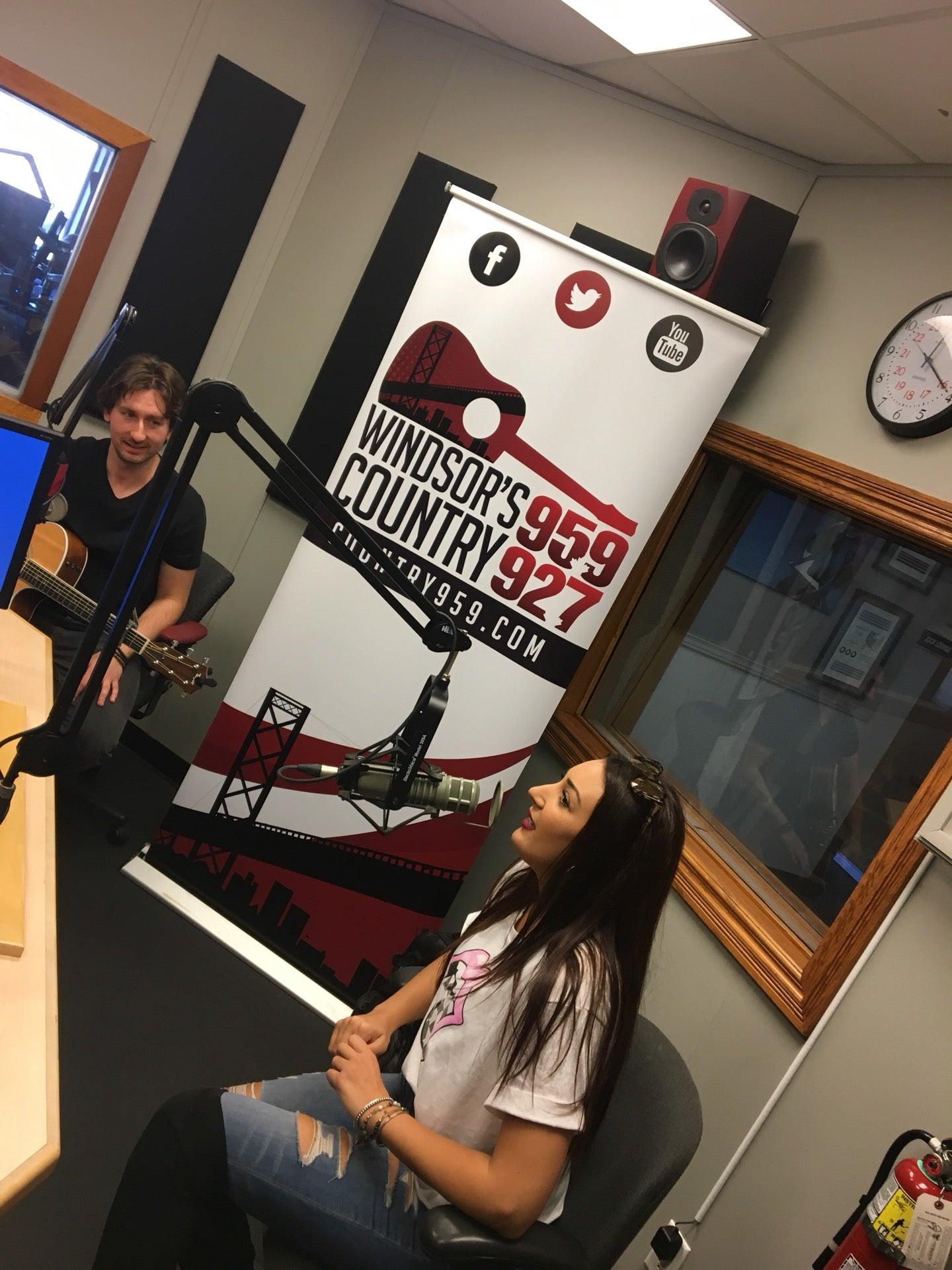 Country 92.7