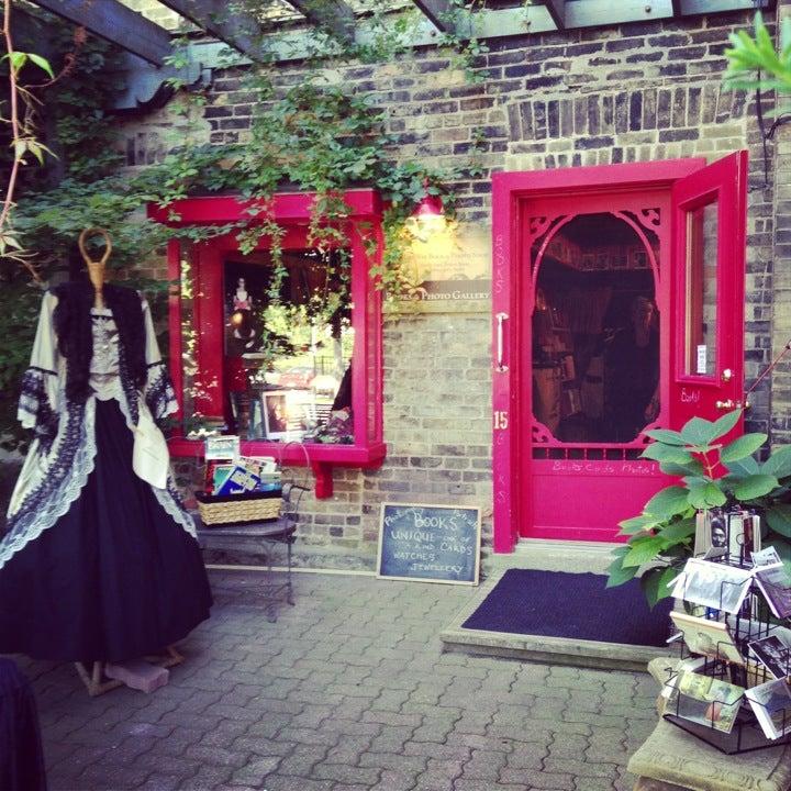 The Wee Book & Photo Shop