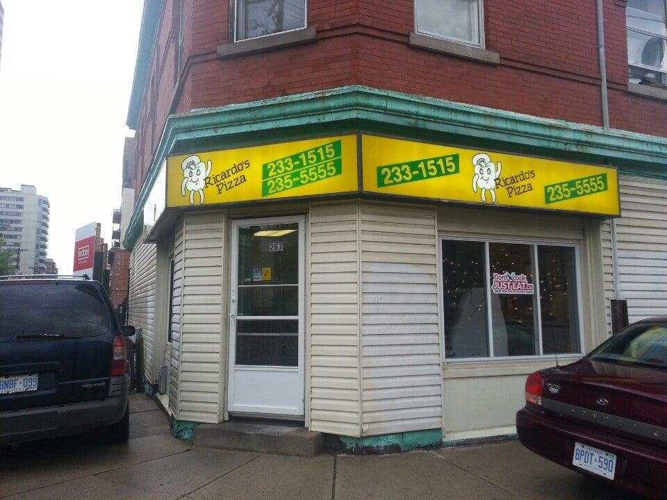 Ricardo's Pizza