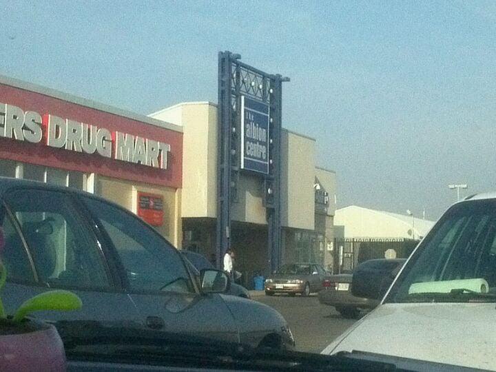 Specsavers Albion Centre (on)