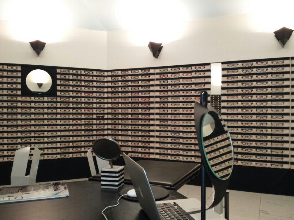 Karir Fashion Eyewear