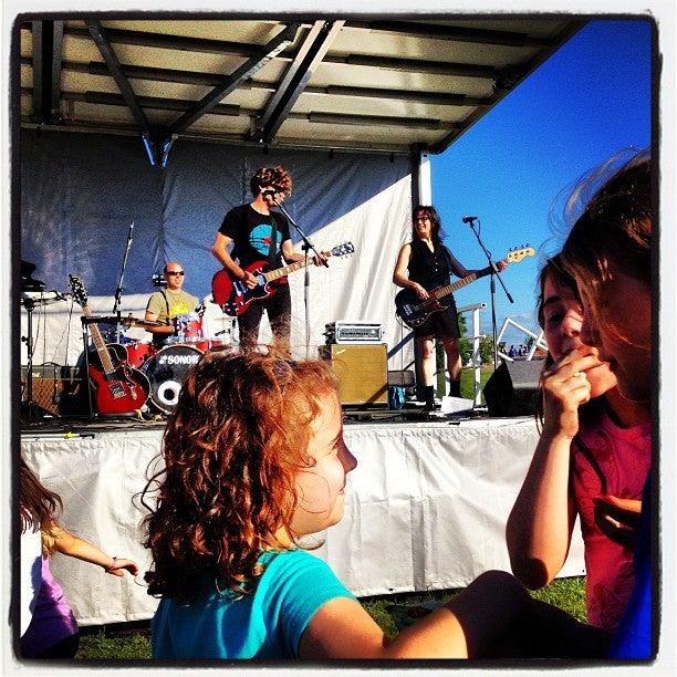 St Henri Public School