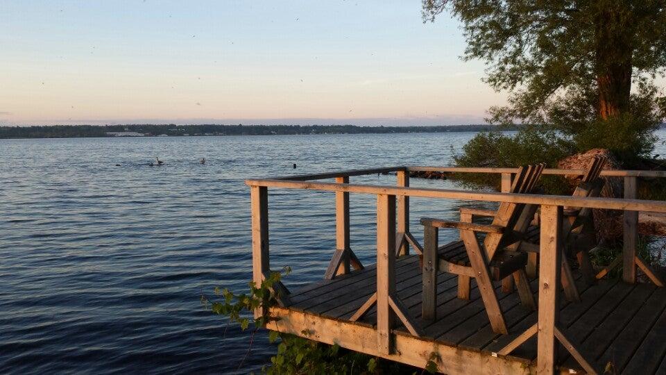 Dewar's Inn on the River