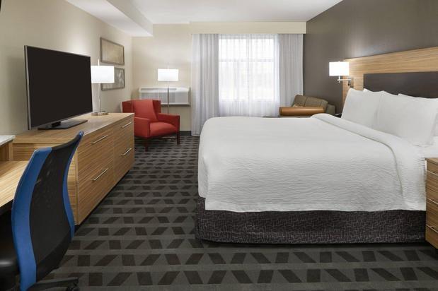 Towneplace Suites by Marriott-Oshawa