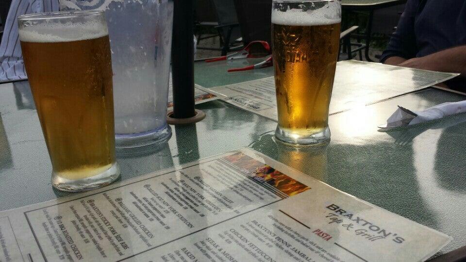 Braxtons Tap & Grill
