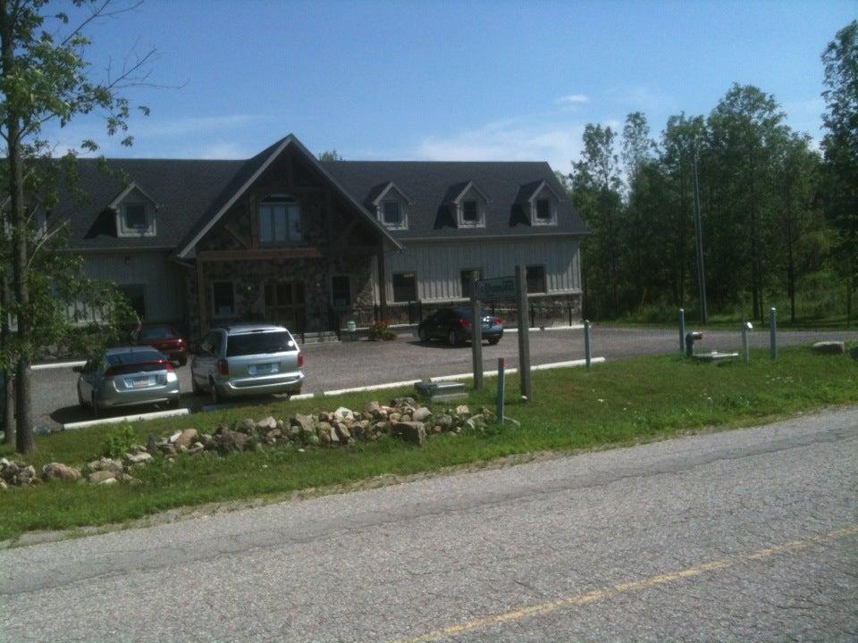 Diamond-the Ruff Pet Retreat