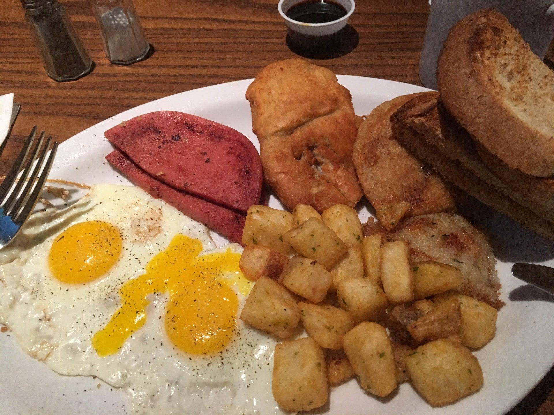 Destinations Restaurant + Bar