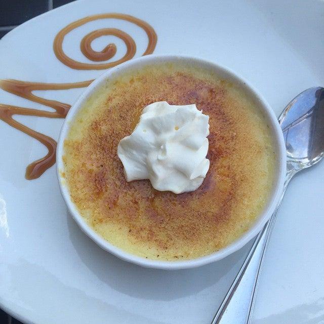 Mano's Restaurant & Lounge