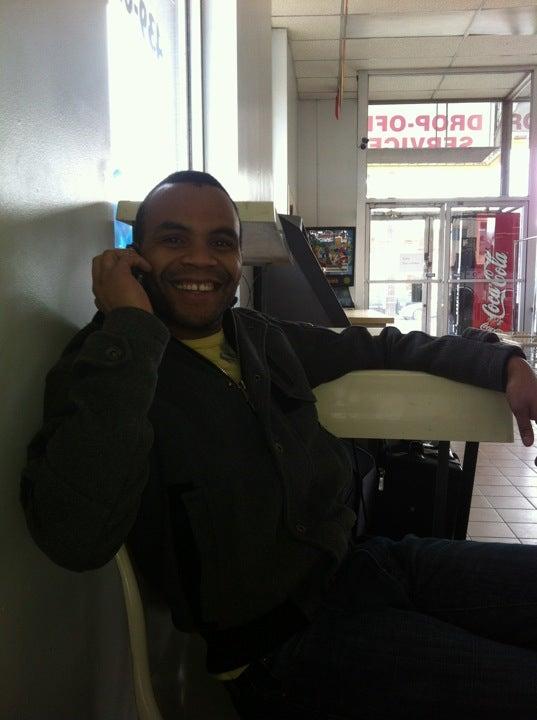 Whyte Avenue Laundromat & Drycleaning