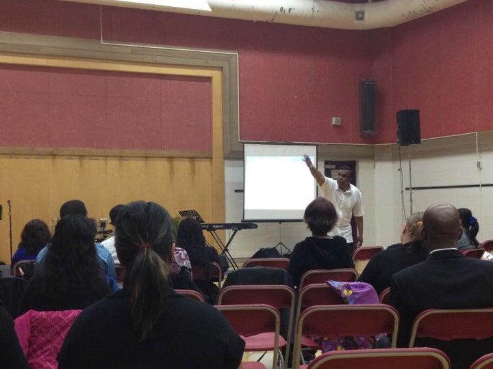 Queen Elizabeth Elementary