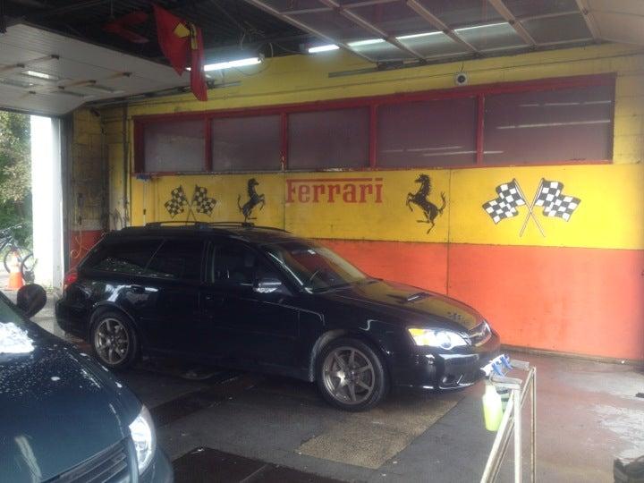Lave Auto Ferrari