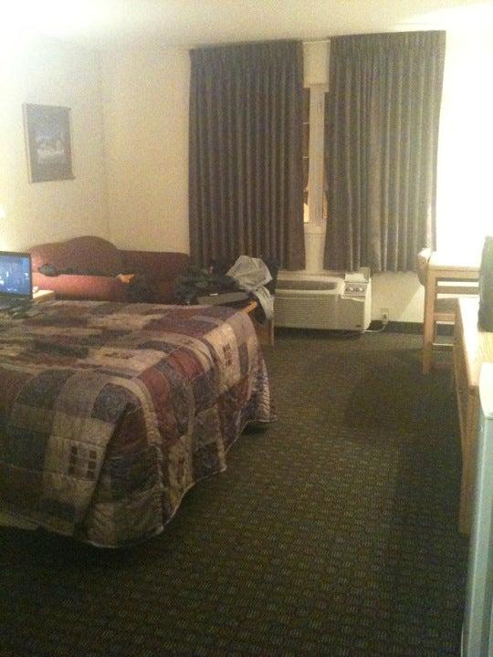 Jays Inn and Suites