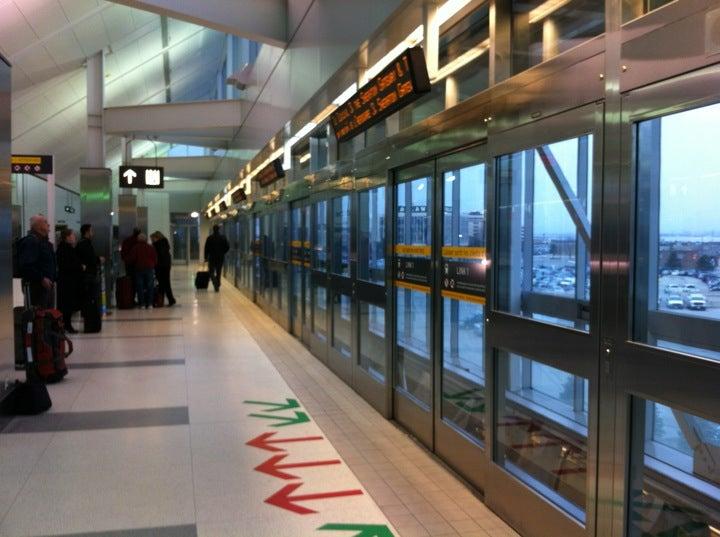 LINK Train - Viscount Station