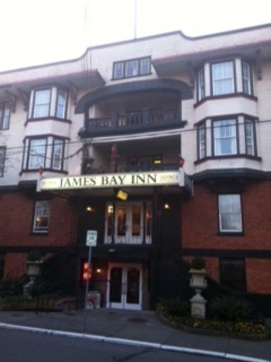 James Bay Inn Pub