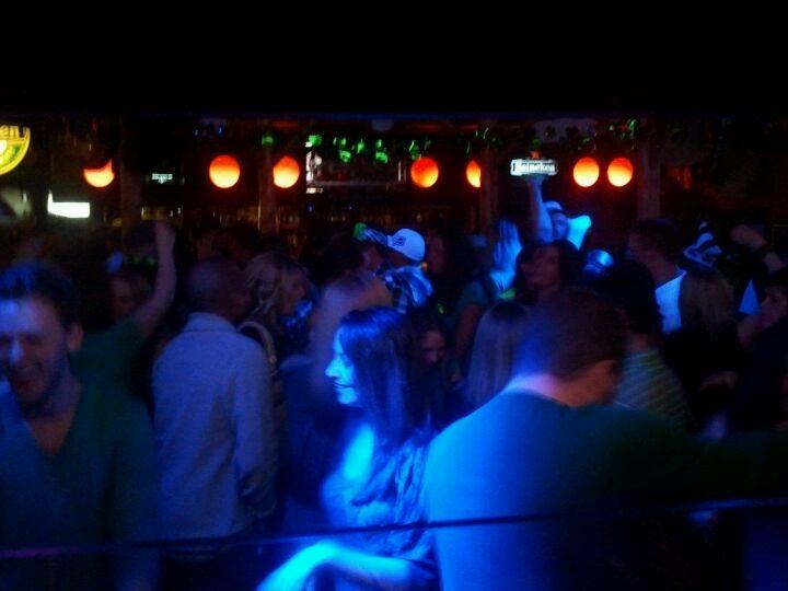 In Cahoots Bar & Grill