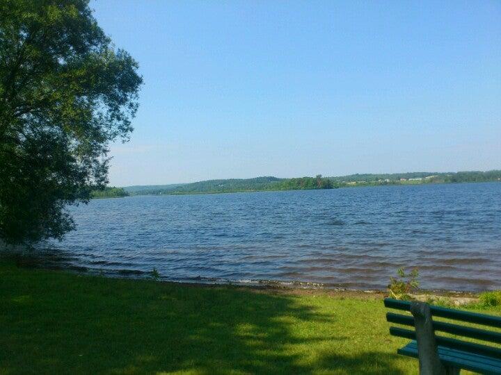 Aux Berges Dominique Savio